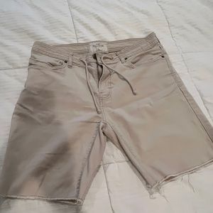 Hollister shorts 32 khaki stretch